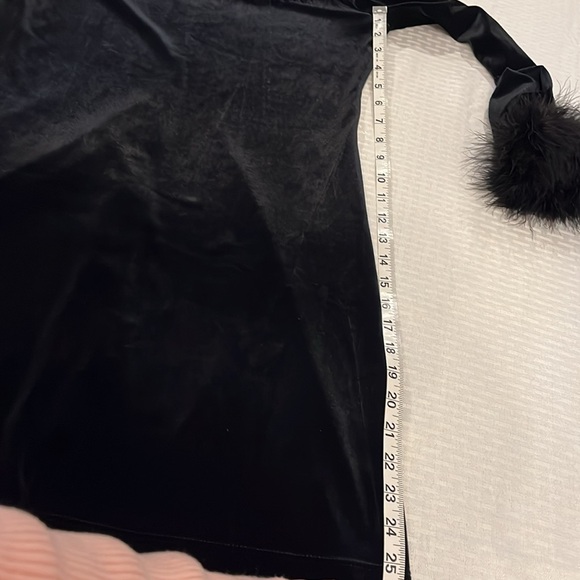Carabella Black Dress. Scoop neckline trimmed in feathers. Long sleeves feathers - Picture 9 of 12
